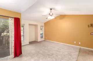 Photo #4: 6294797 Listing