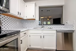 Photo #4: 6294842 Listing