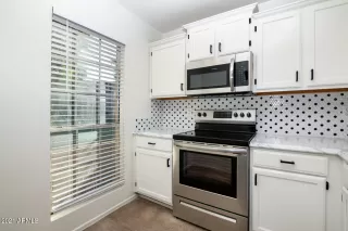 Photo #5: 6294842 Listing