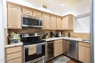 Photo #4: 6295053 Listing