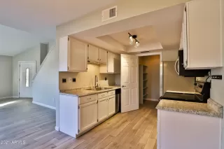 Photo #3: 6295346 Listing