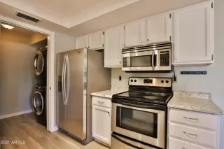 Photo #5: 6295346 Listing