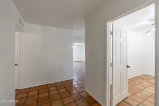 Photo #4: 6296173 Listing