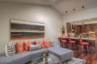 Photo #2: 6296241 Listing