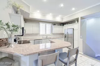 Photo #5: 6297106 Listing