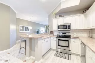 Photo #6: 6297106 Listing