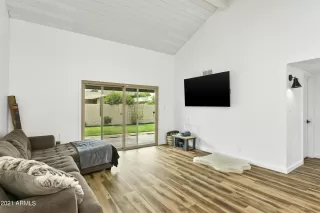 Photo #3: 6297486 Listing