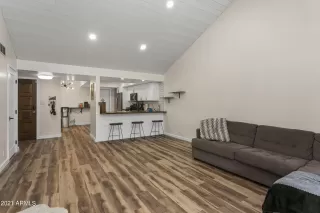 Photo #4: 6297486 Listing