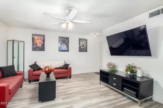 Photo #3: 6297826 Listing