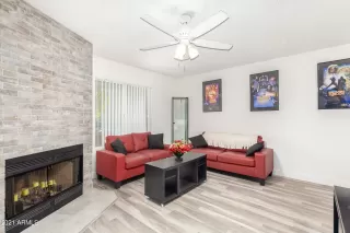 Photo #4: 6297826 Listing