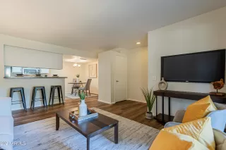 Photo #5: 6298867 Listing