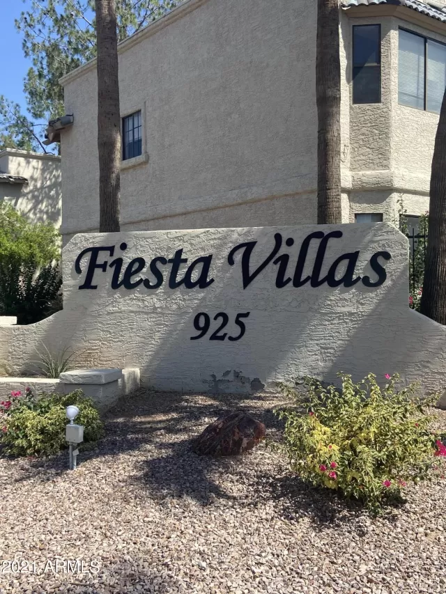 MLS: 6298979 Condo For Sale