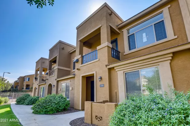 MLS: 6299904 Condo For Sale