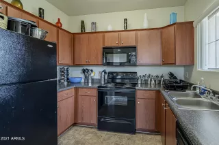 Photo #5: 6300134 Listing