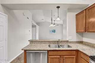 Photo #5: 6300614 Listing 