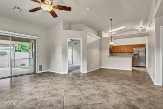 Photo #6: 6300614 Listing 