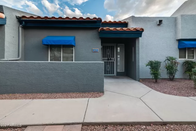 MLS: 6300731 Condo For Sale