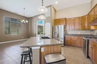 Photo #5: 6300766 Listing