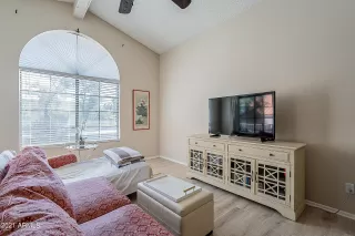 Photo #5: 6300861 Listing