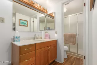 Photo #5: 6300937 Listing 