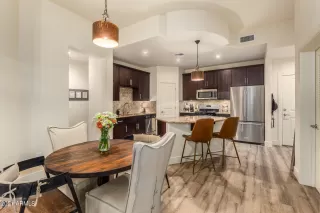 Photo #5: 6300977 Listing