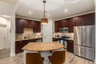 Photo #6: 6300977 Listing