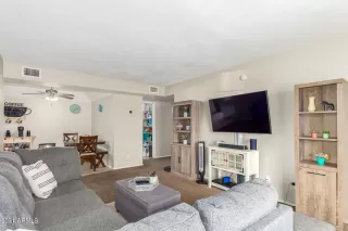 Photo #6: 6301350 Listing