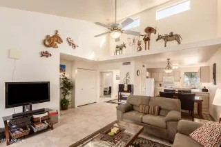 Photo #5: 6301472 Listing