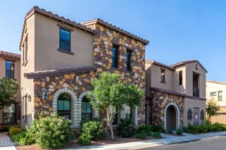 Photo #5: 6301897 Listing