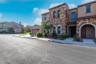 Photo #6: 6301897 Listing