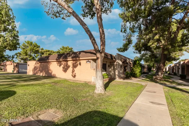 MLS: 6302021 Condo For Sale