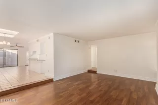 Photo #4: 6302021 Listing