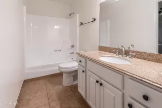 Photo #5: 6302655 Listing