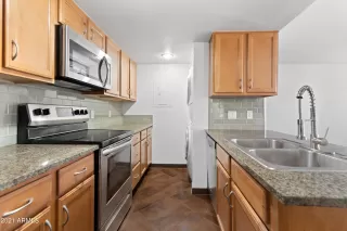 Photo #5: 6302829 Listing