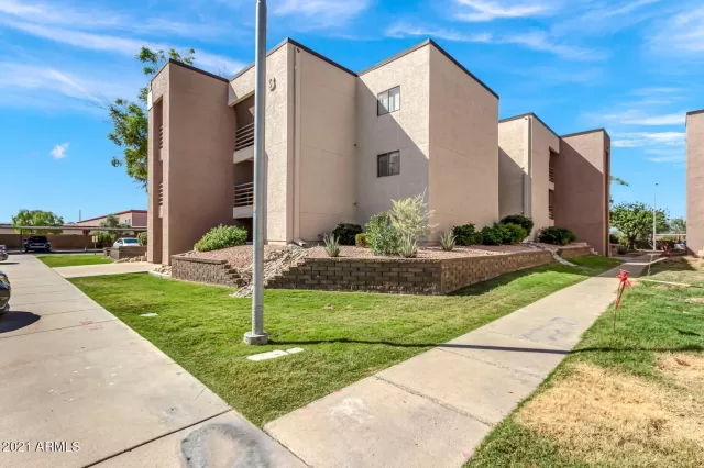 MLS: 6303419 Condo For Sale