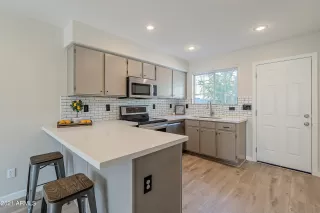 Photo #2: 6303842 Listing