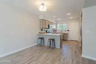 Photo #6: 6303842 Listing