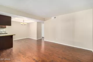 Photo #5: 6303918 Listing 