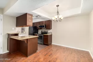 Photo #6: 6303918 Listing 