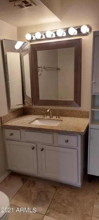 Photo #6: 6305037 Listing