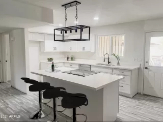 Photo #2: 6305383 Listing 