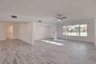 Photo #6: 6305383 Listing 