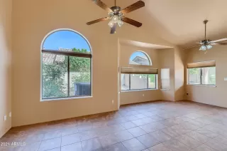 Photo #5: 6305897 Listing