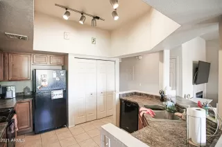 Photo #4: 6306040 Listing