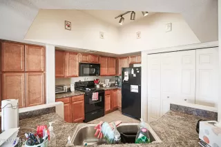 Photo #5: 6306040 Listing