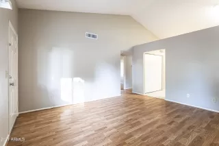 Photo #5: 6307292 Listing