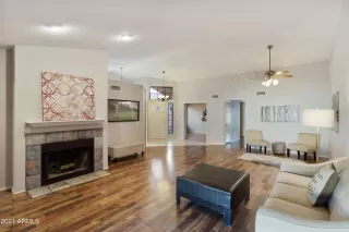 Photo #5: 6307395 Listing