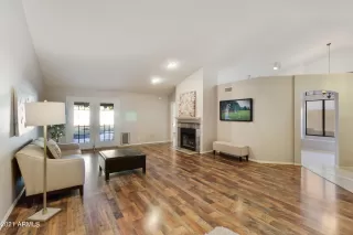 Photo #6: 6307395 Listing