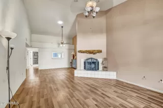 Photo #6: 6308098 Listing 