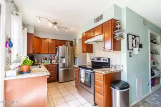 Photo #5: 6308176 Listing 